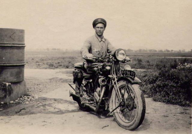 henri-paquet-moto.jpg