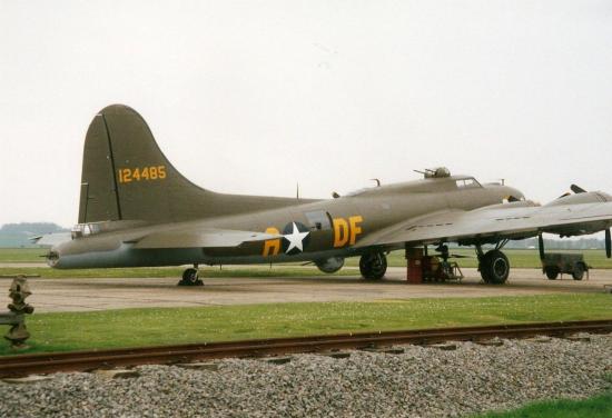 b-17-memphis-belle-1.jpg