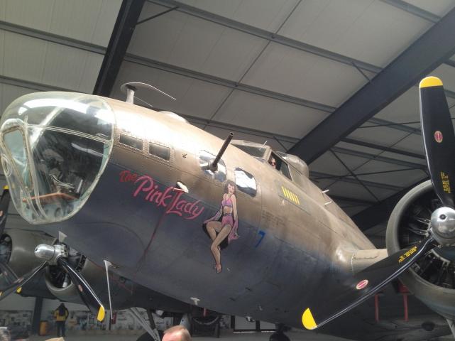 Boeing b 17 pink lady 2