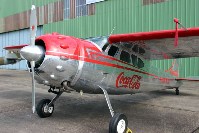 Cessna 195 2